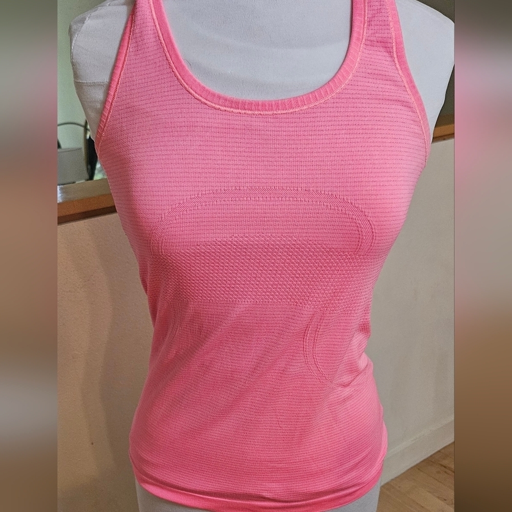 Lululemon Swiftly Tech Racerback Tank Bubble Gum Pink Women's Size 6 Work Out